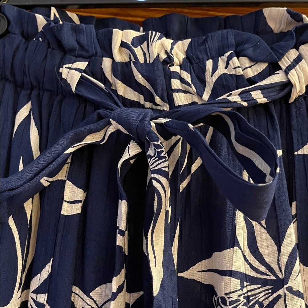Navy Blue Floral Wide Leg Slit Pants - Picture 3 of 6